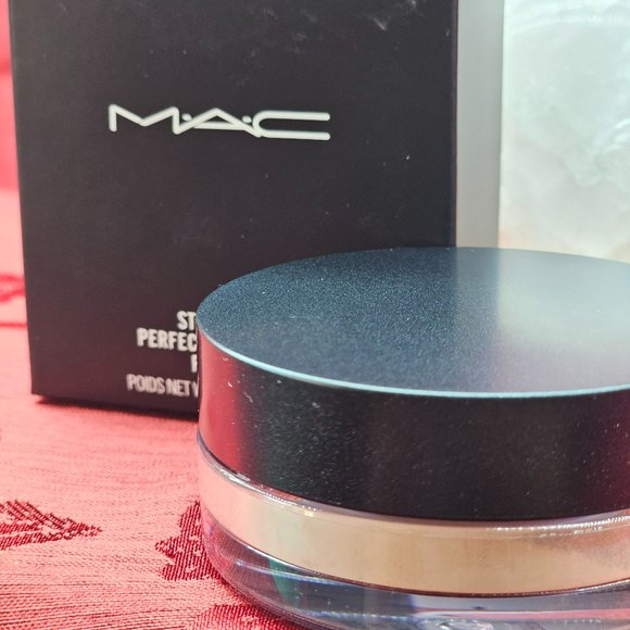 🆕NIB MAC Studio Fix Perfecting Powder 0.28 oz Light - Picture 1 of 6